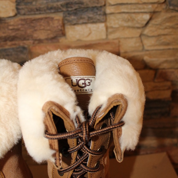 UGG ADIRONDACK TALL LEATHER WATERPROOF BOOTS - Picture 5 of 8